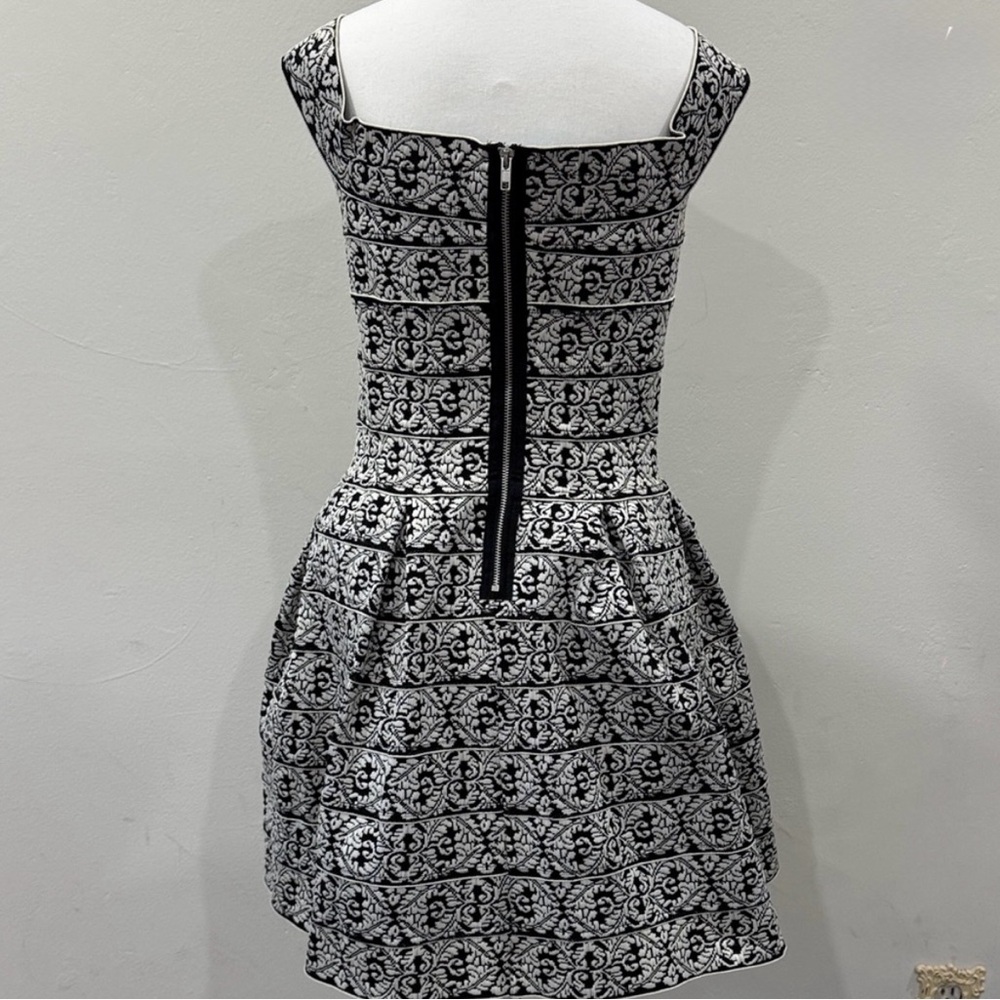NWT Gracia Black & White Brocade Fit-and-Flare Mini Dress – Size Large - Picture 4 of 9